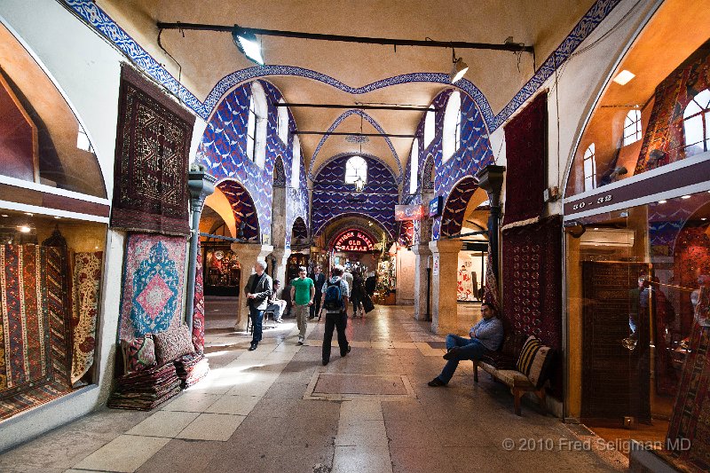 20100402_111842 D3.jpg - The Grand Bazaar. There are 58 covered streets